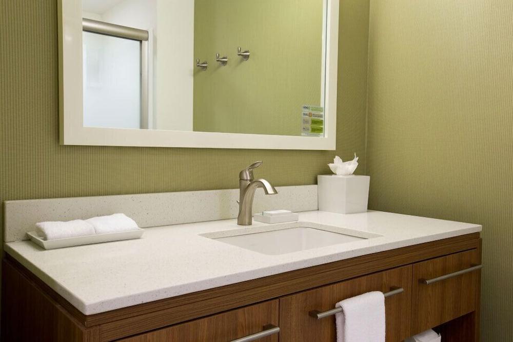 Home2 Suites By Hilton Youngstown Exterior photo